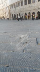 pavimentazione-danneggiata-corso-vannucci-1